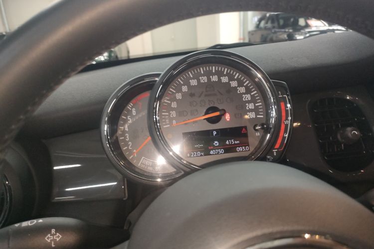 MINI 2023款 1.5T ONE 五门版局部细节14