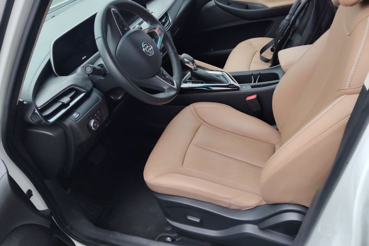 别克GL6 2021款 323T 轻混动互联豪华型中控内饰19