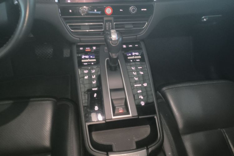 保时捷 2023款 Macan 2.0T中控内饰18