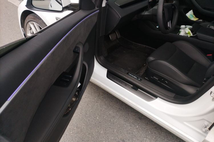 特斯拉 Model 3 2024款 高性能全轮驱动版中控内饰20