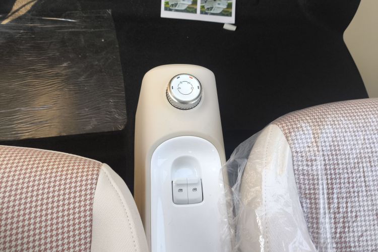 五菱汽车 宏光MINIEV 2024款 第三代 215km 青春版中控内饰18