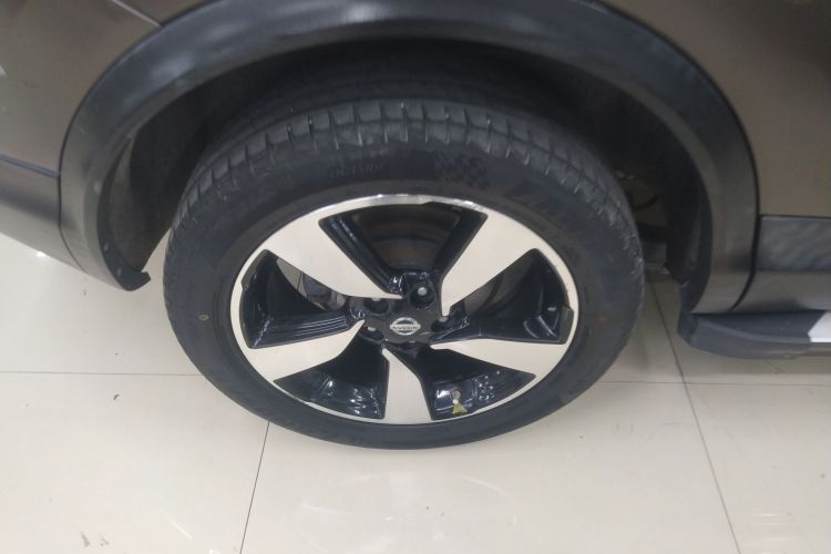 日产 逍客 2017款 2.0L CVT智享版 国V车身外观6008