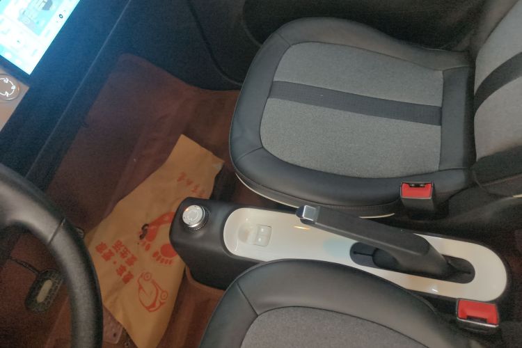 五菱汽车 宏光MINIEV 2022款 GAMEBOY 200km 玩咖款 磷酸铁锂中控内饰18