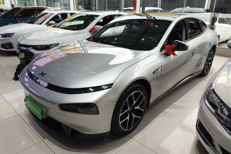 小鹏P7 2023款 P7i 610 Max 性能版车身外观1