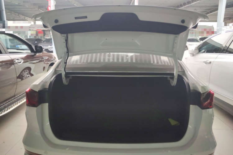 荣威i5 2023款 1.5L CVT豪华版局部细节23