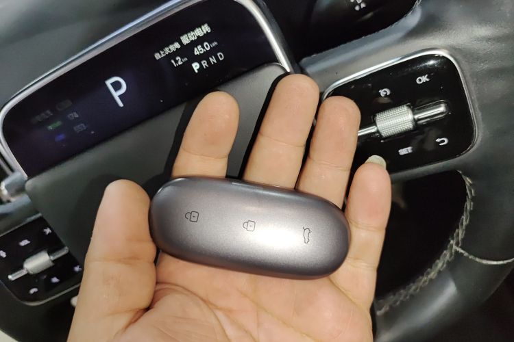 理想汽车 理想L9 2022款 Max中控内饰11