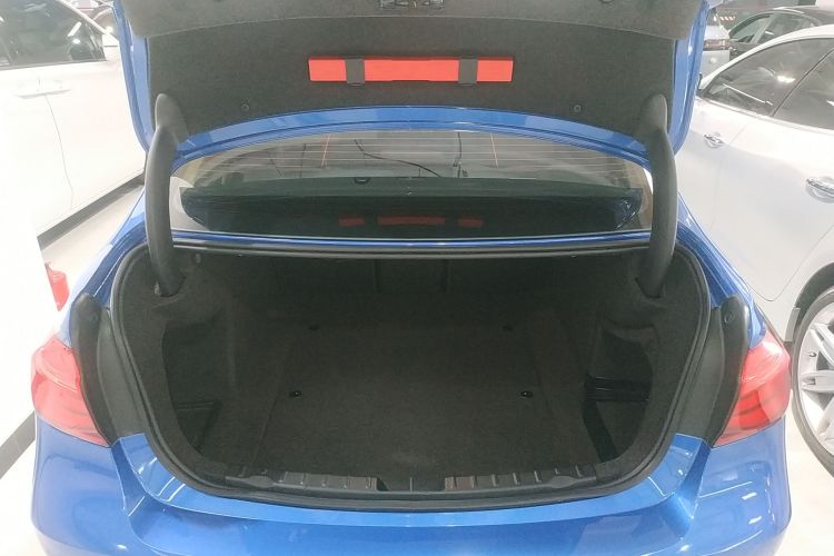 宝马3系 2019款 320Li M运动套装局部细节23