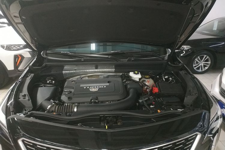 凯迪拉克XT4 2023款 28T 两驱豪华型机舱底盘24