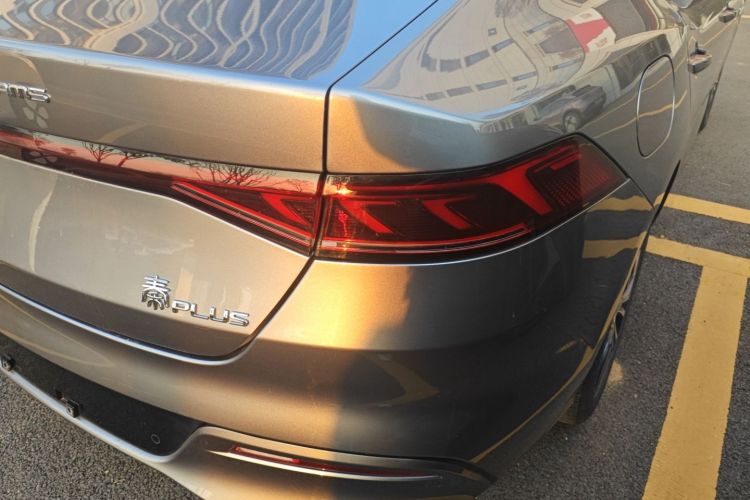 比亚迪 秦PLUS 2023款 冠军版 DM-i 120KM卓越型车身外观6006