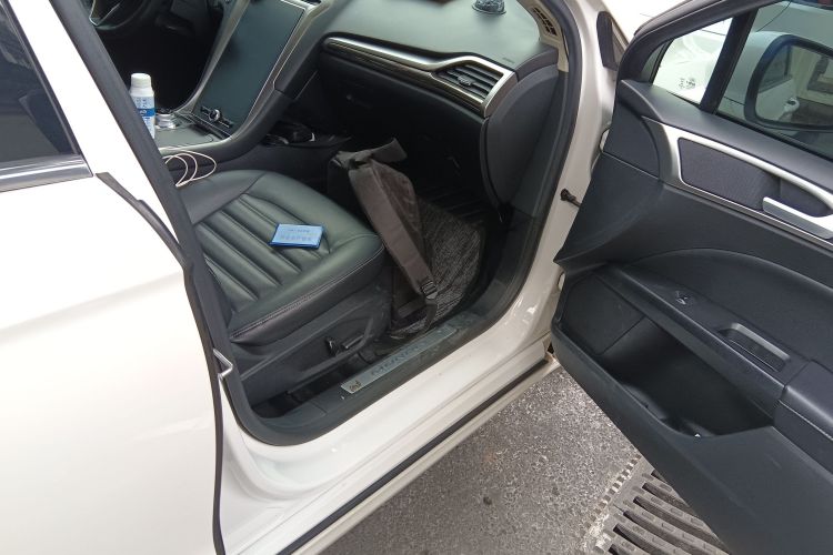 福特 蒙迪欧 2020款 EcoBoost 200 时尚型局部细节9005