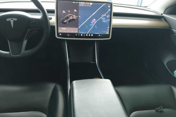 特斯拉 Model 3 2019款 标准续航后驱升级版中控内饰18