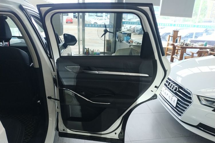 哈弗H6 2022款 第三代 1.5T 自动两驱Max中控内饰45