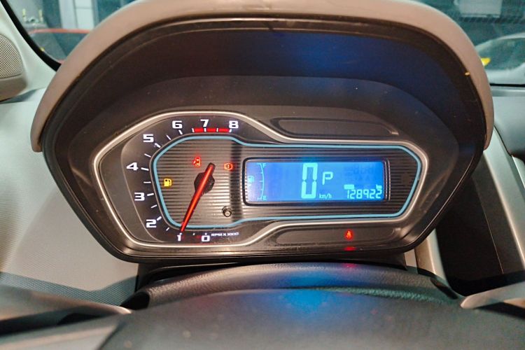 雪佛兰 爱唯欧 2014款 两厢 1.4SE AT 畅悠版中控内饰14