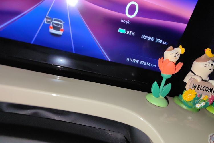 五菱汽车 五菱缤果 2023款 333km 灵犀互联款中控内饰15