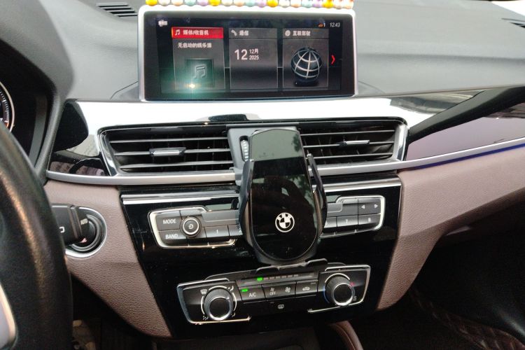 宝马X1 2020款 sDrive20Li 时尚型中控内饰16