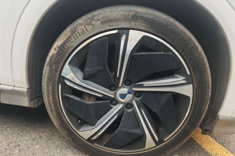 腾势N7 2023款 长续航性能版车身外观10