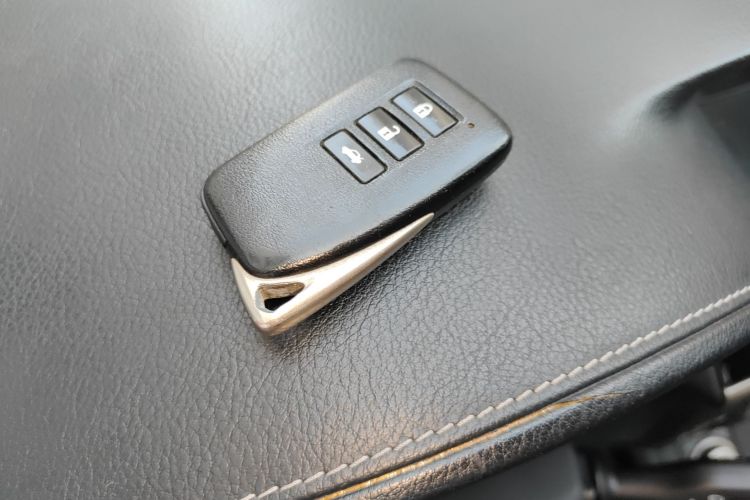 雷克萨斯ES 2013款 250 精英版中控内饰11