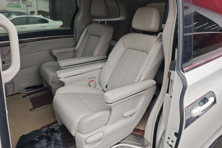 广汽传祺 传祺M8 2018款 320T 尊享版中控内饰21