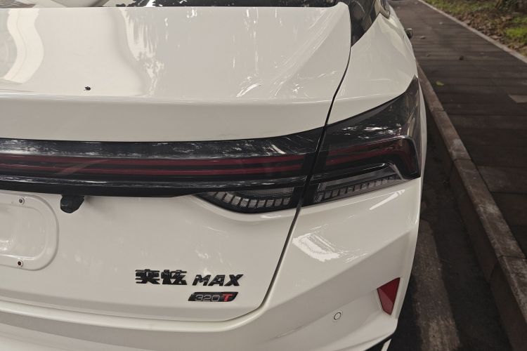 东风风神 奕炫MAX 2021款 1.5T 超酷潮爸版车身外观9