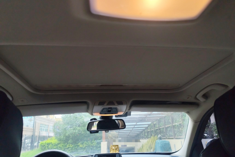 宝马3系 2015款 320i 超悦版时尚型局部细节22