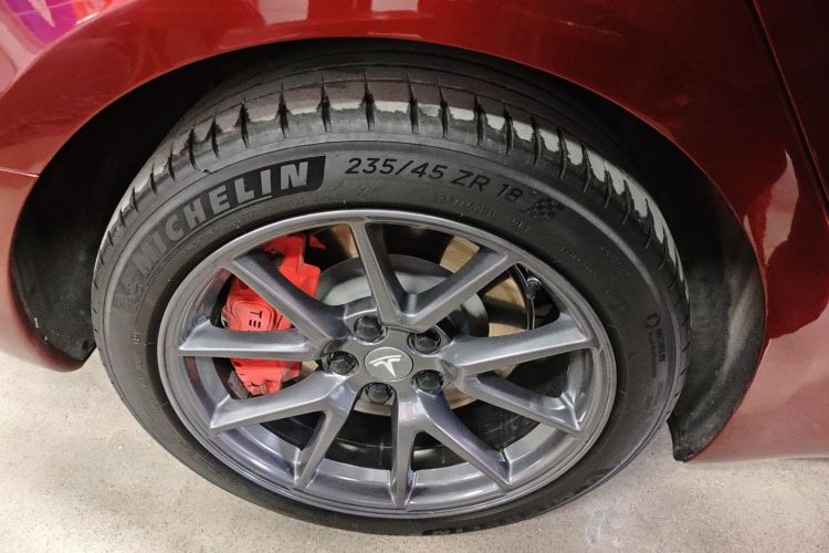 特斯拉 Model 3 2021款 标准续航后驱升级版 3D6车身外观6008