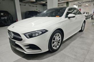 奔驰A级 2022款 A 200 L 运动轿车时尚型