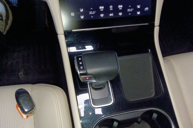 理想汽车 理想ONE 2020款 增程6座版中控内饰18