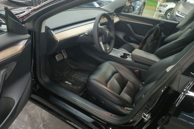 特斯拉 Model 3 2021款 标准续航后驱升级版 3D6中控内饰20