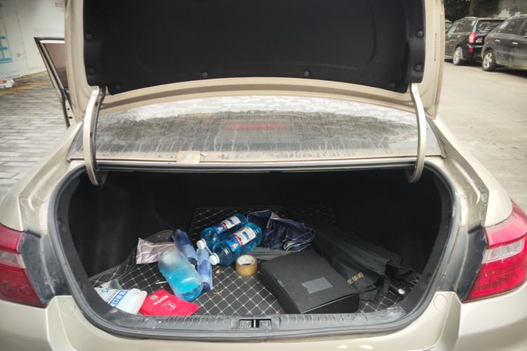 吉利汽车 远景 2018款 1.5L 手动幸福版机舱底盘23