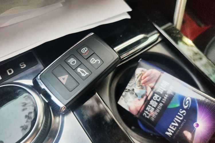 路虎 发现 2018款 3.0 SC V6 HSE中控内饰11