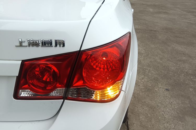 雪佛兰 科鲁兹 2013款 1.8L SE AT车身外观9