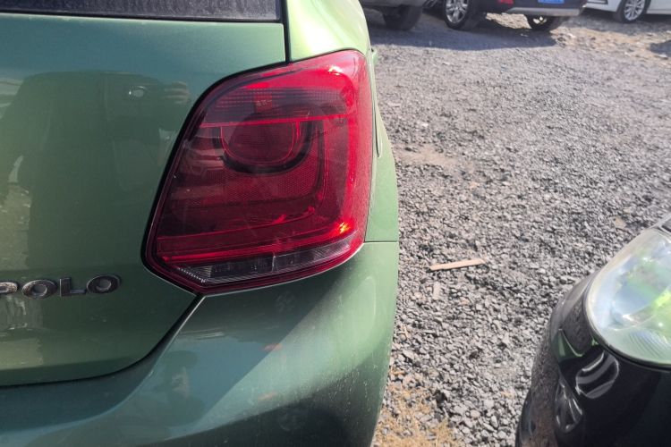 大众 Polo 2013款 1.4L 手动风尚版车身外观9