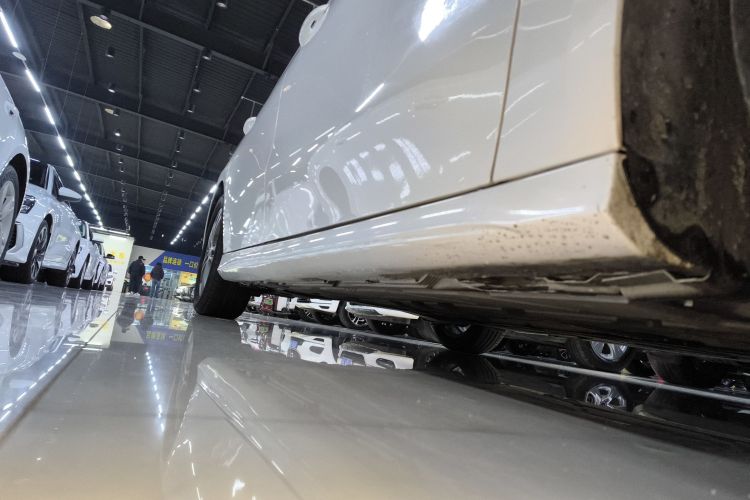 奔驰A级 2020款 改款二 A 180 L 运动轿车局部细节9001