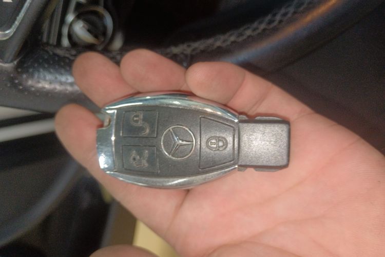 奔驰C级(进口) 2017款 C 200 旅行轿车中控内饰7001