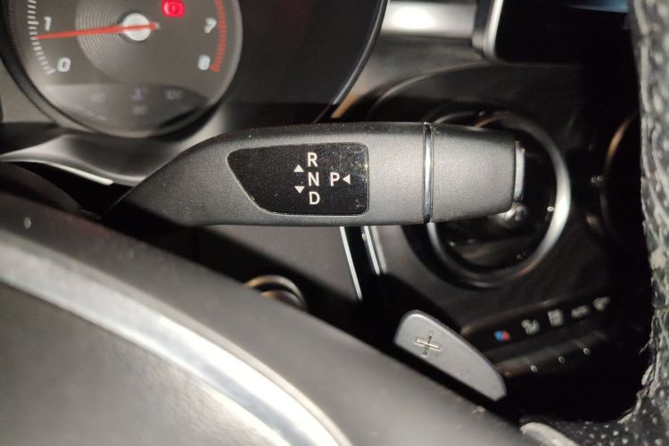 奔驰C级 2017款 改款 C 200 L 运动版局部细节18