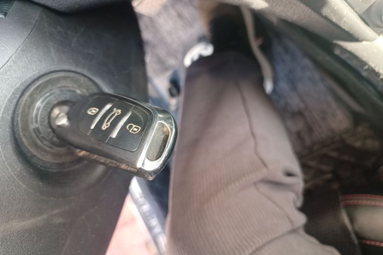 奇瑞 艾瑞泽5 2016款 1.5L CVT领潮版中控内饰11