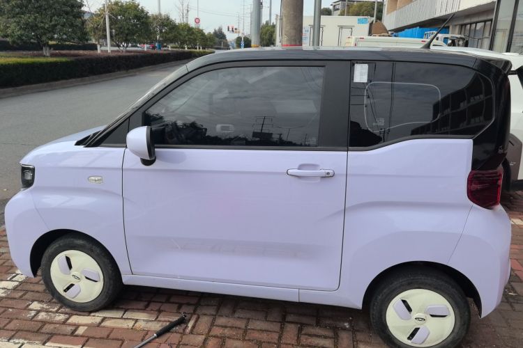 奇瑞 QQ冰淇淋 2022款 120km 甜筒 磷酸铁锂车身外观4