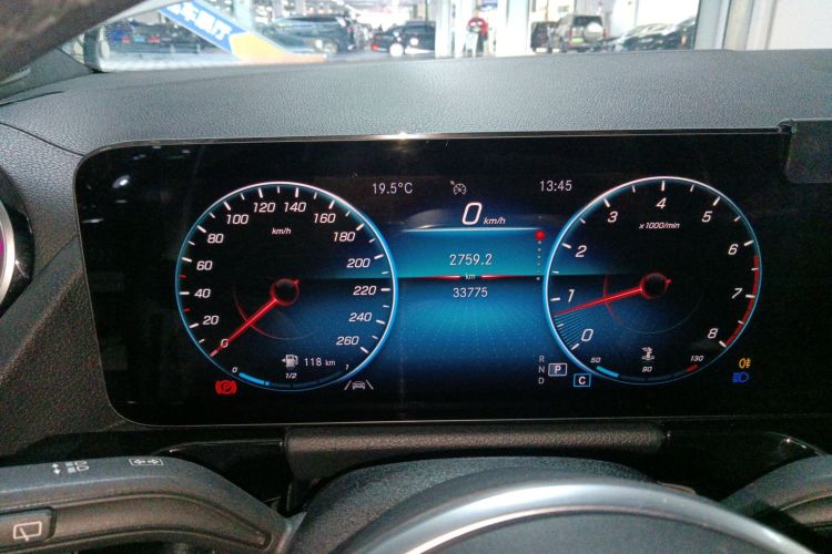 奔驰GLA 2022款 GLA 220 4MATIC中控内饰14