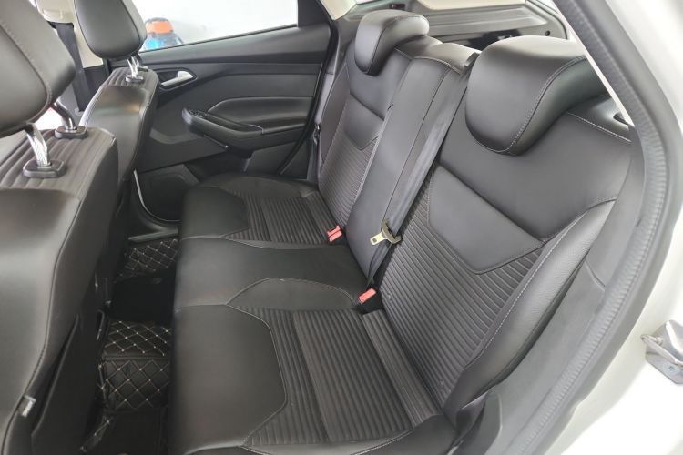 福特 福克斯 2017款 两厢 EcoBoost 125 自动超能风尚型智行版中控内饰21