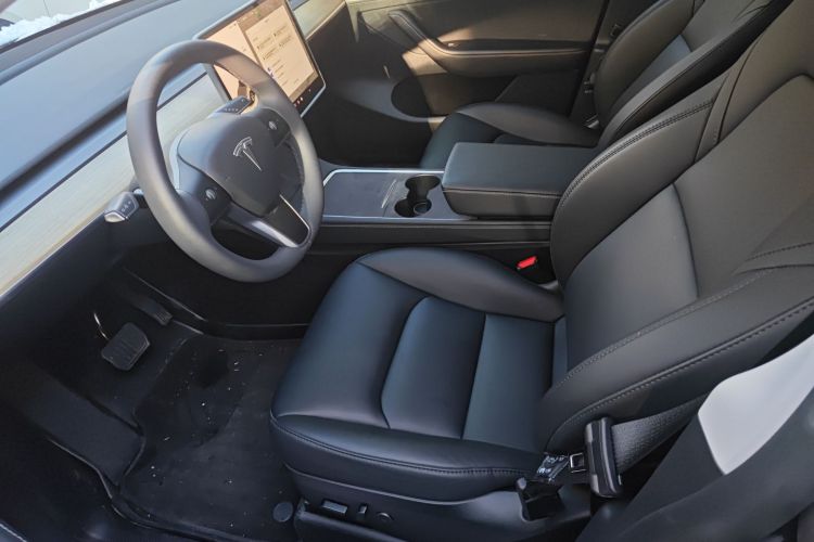 特斯拉 Model Y 2022款 改款 长续航全轮驱动版中控内饰19