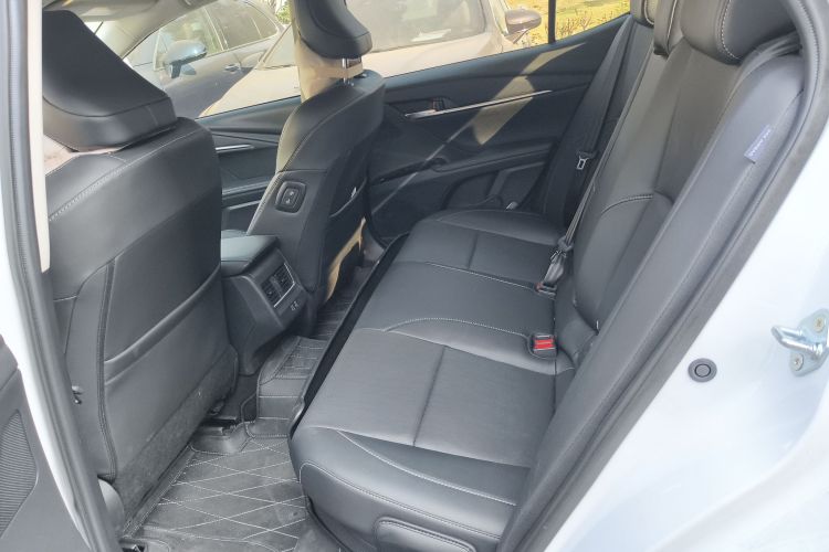 丰田 凯美瑞 2024款  双擎 2.0HG 尊贵版中控内饰21