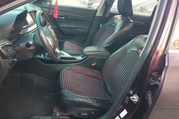 广汽传祺 传祺GA6 2016款 235T DCT精英版中控内饰19