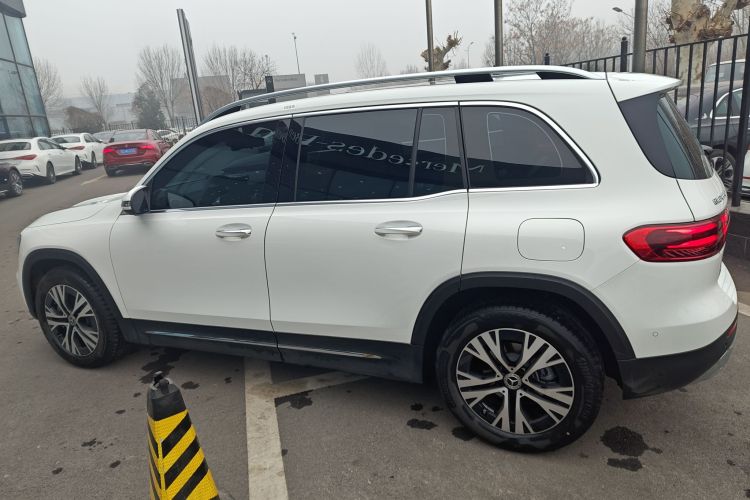 奔驰GLB 2025款 GLB 220 动感型车身外观6003