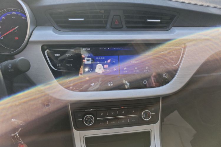 吉利汽车 远景 2019款 升级版 1.5L 手动豪华型 国VI中控内饰16