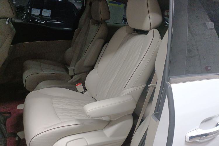 别克GL8 2021款 陆上公务舱 652T 豪华型中控内饰21