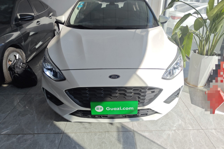 福特 福克斯 2020款 两厢 EcoBoost 180 自动锋潮型车身外观2