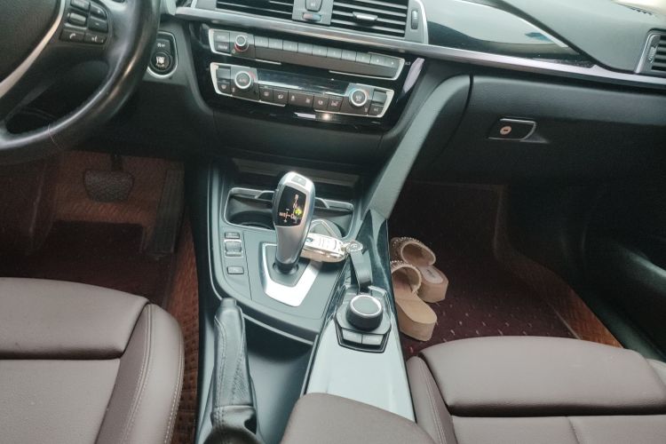 宝马3系 2018款 320Li 时尚型中控内饰18