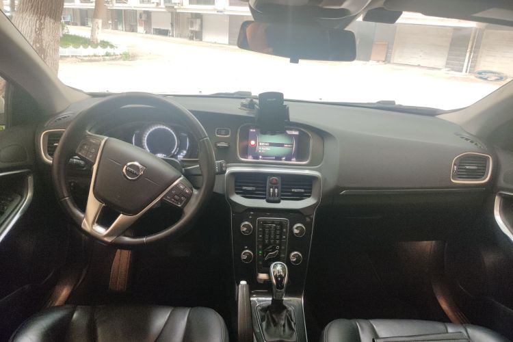 沃尔沃V40 2017款 T3 智逸版中控内饰7002