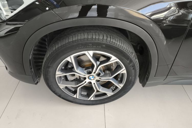 宝马X1 2020款 sDrive25Li 领先型车身外观6007