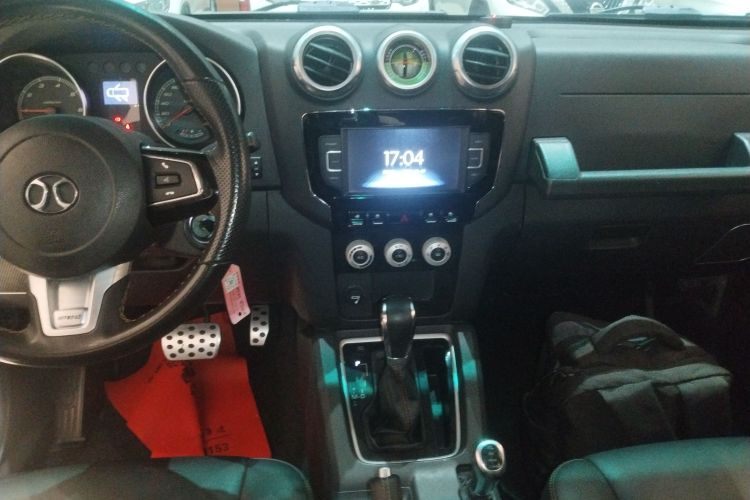 北京越野 北京BJ40 2016款 40L 2.3T 自动四驱尊享版中控内饰16